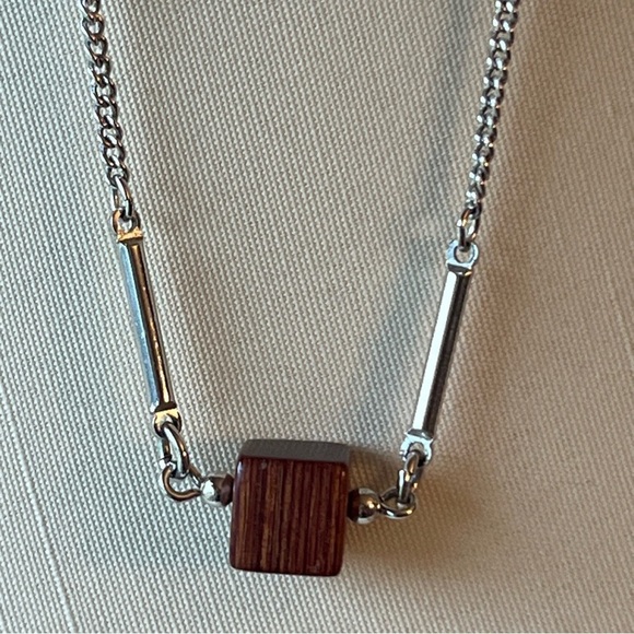 Vintage Sarah Coventry Trendsetter Necklace ~ Wood Cube~ Silver Chain - Picture 2 of 10